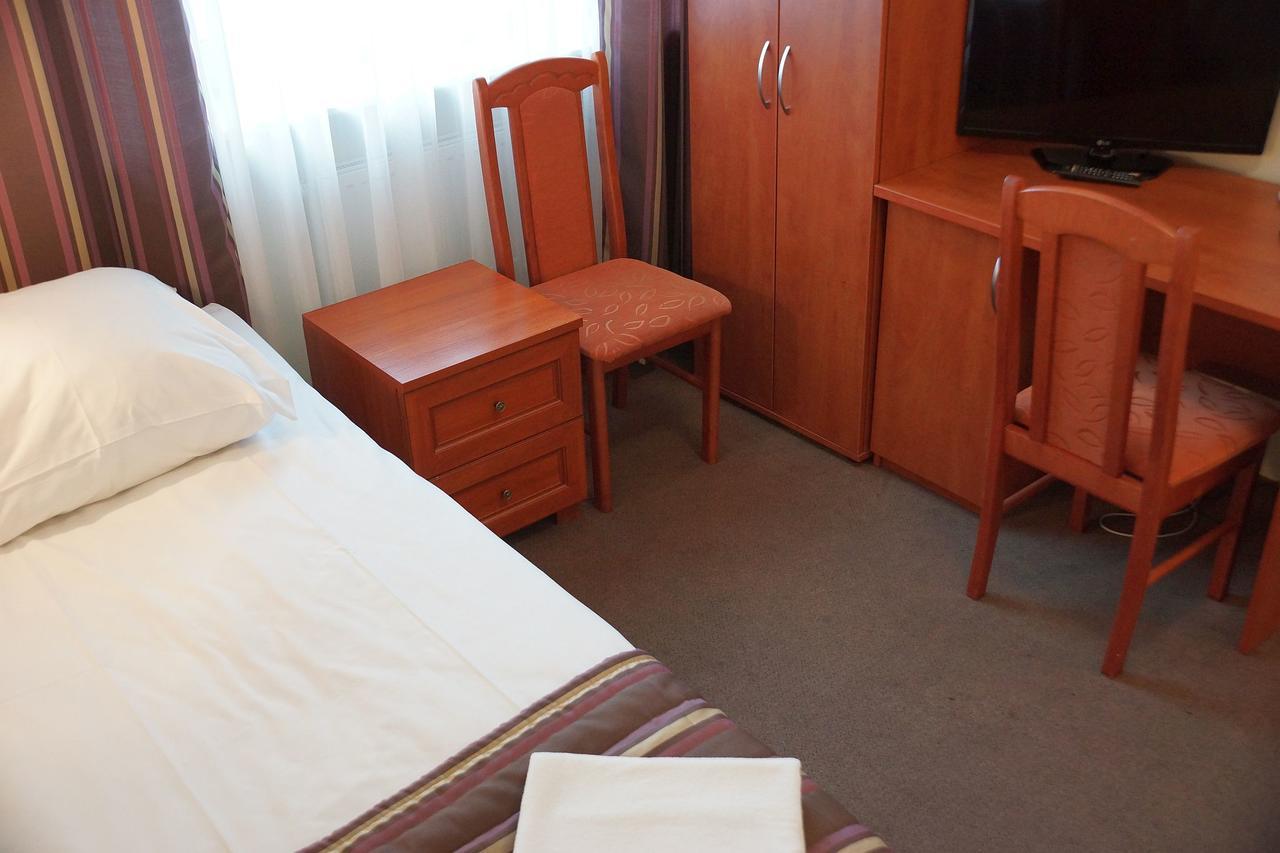 Hotel Bosir 比亚韦斯托克 外观 照片