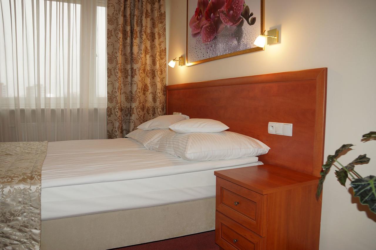 Hotel Bosir 比亚韦斯托克 外观 照片